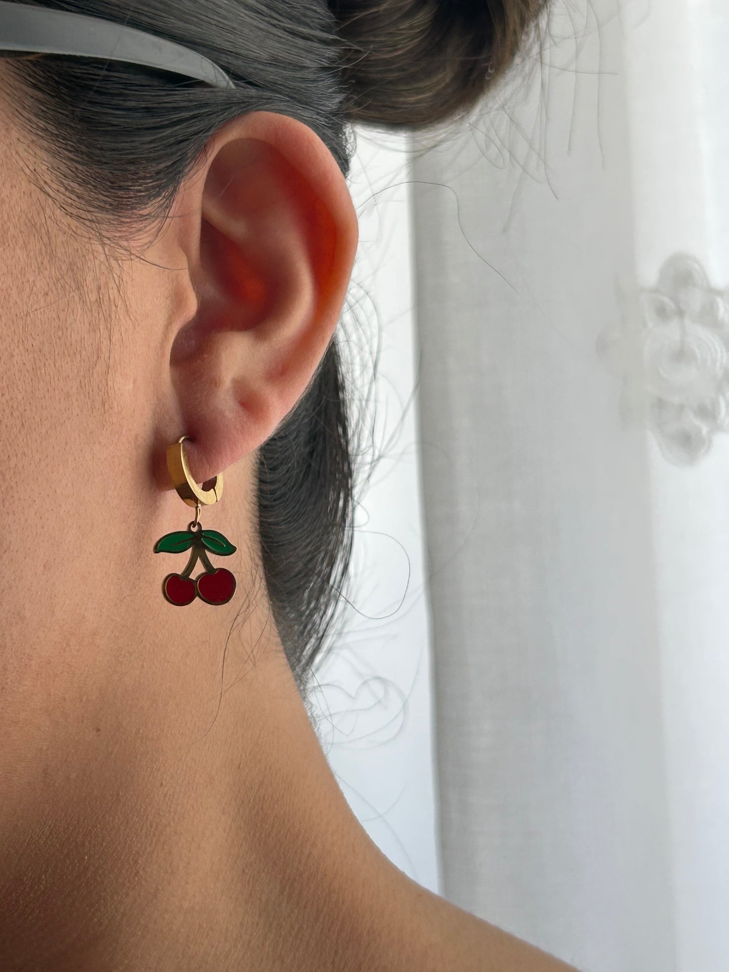 ARETES CHERRY