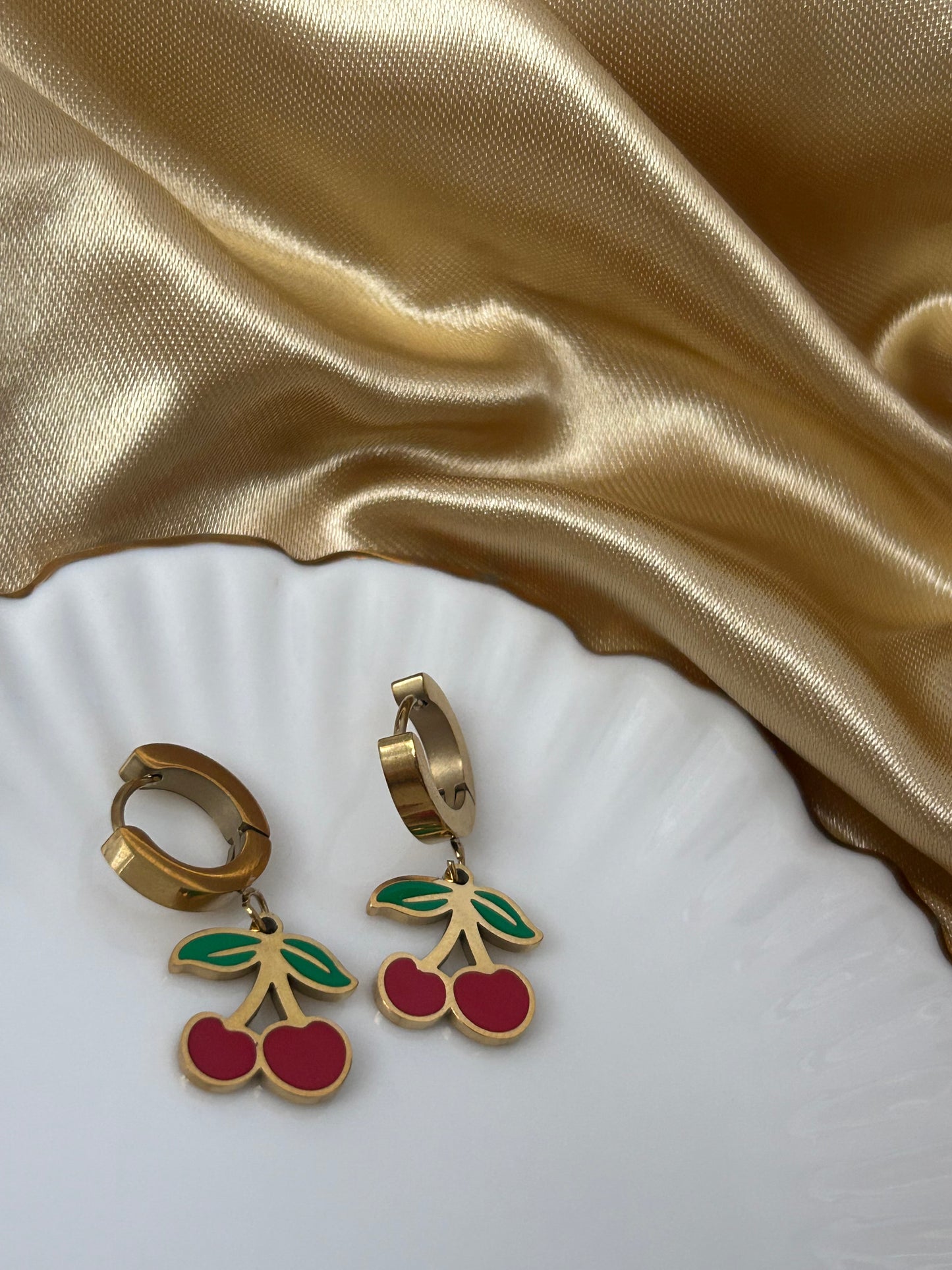 ARETES CHERRY
