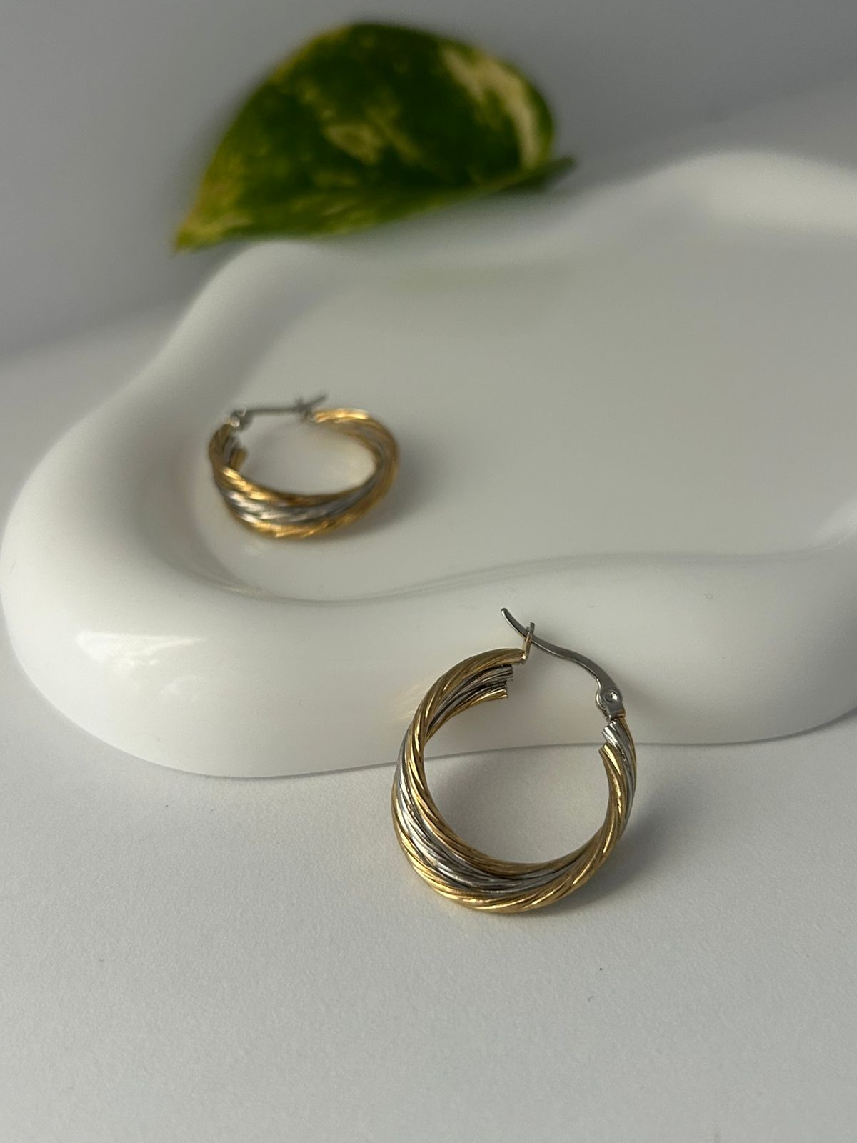 ARETES YUNEL
