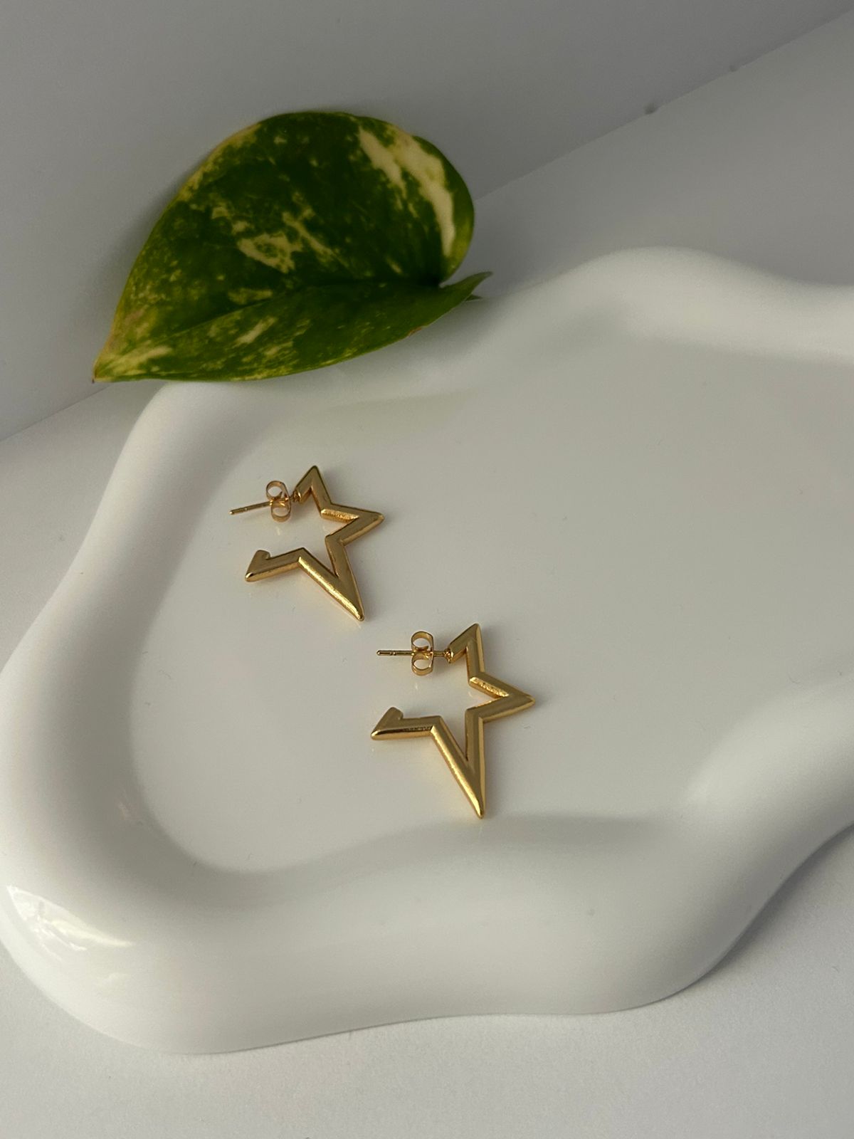 ARETES TARA